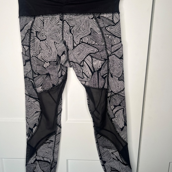 Lululemon Goal Crusher 7/8 Tight Leggings Women's Size 6 - Picture 4 of 5